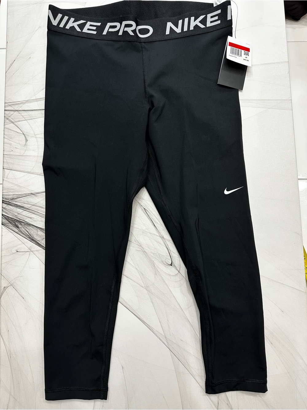 Nike Pro Mid Rise Crop Black Performance Leggings with Mesh Calf - L - NWT